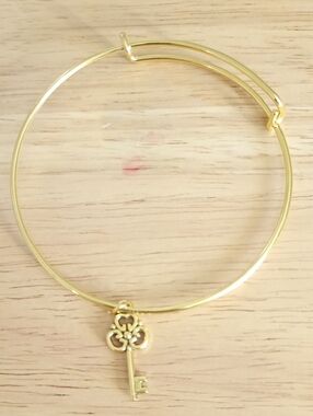 Gold Key Charm Expandable Bangle Bracelet - Women Jewelry